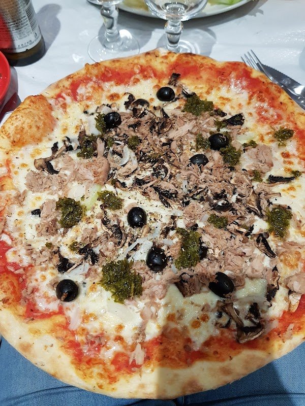 Avis clients Pizza Place. 2 Rue d'Estienne d'Orves, 95200 Sarcelles France  – AvisBizz