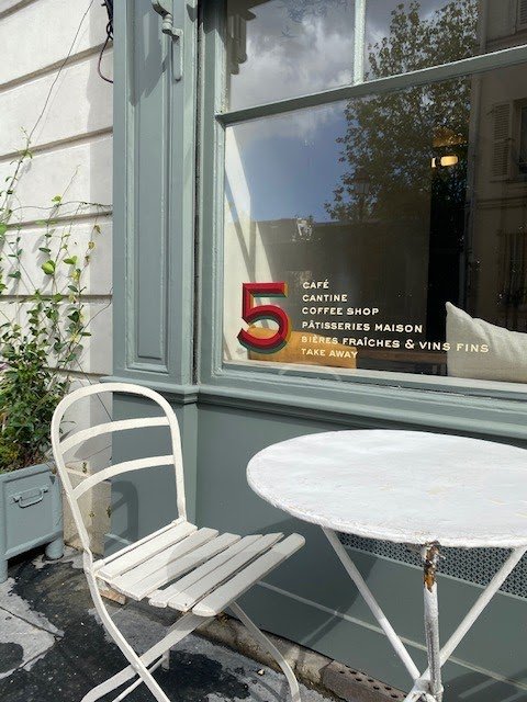 Avis clients Les 5 Marches - café cantine 12 Rue Girardon, 75018 Paris France  – AvisBizz