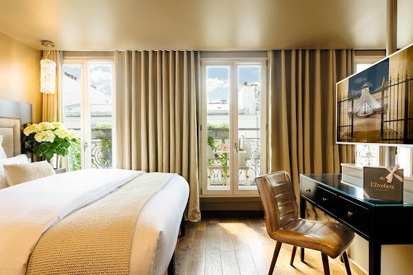 Avis clients B Montmartre Hôtel 6 Rue Lécluse, 75017 Paris France  – AvisBizz