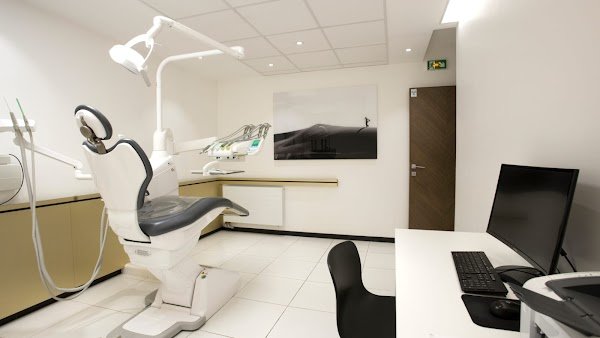 Avis clients Dental Health Center Val de France 8 Avenue du 8 Mai 1945, 95200 Sarcelles France  – AvisBizz